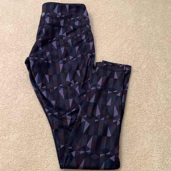 Lululemon purple geometric wunder unders leggings size 8 - Picture 2 of 10